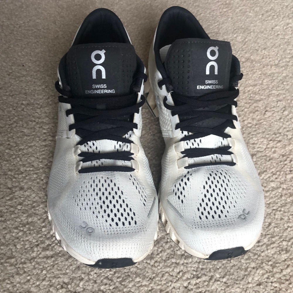 On Cloud X sneakers/running shoes (women’s size 7.5)
